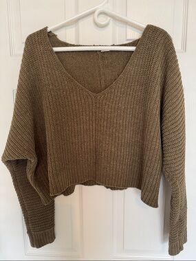 V-Neck Cropped Knit Sweater - Brown
